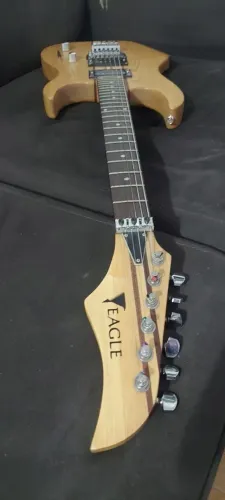 Guitarra Eagle EGT61