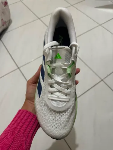 Tênis adidas adistar