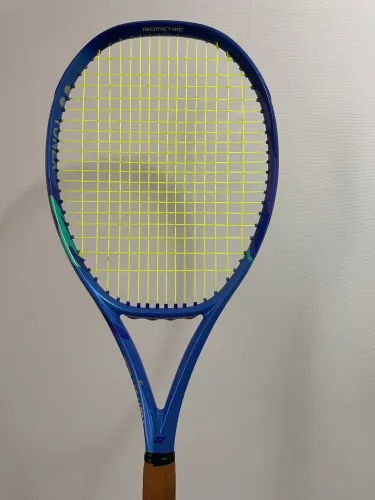 Raquete Yonex Ezone 98+
