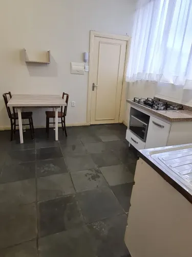 KITNET MOBILADA 33 M² - BAIRRO PORTÃO