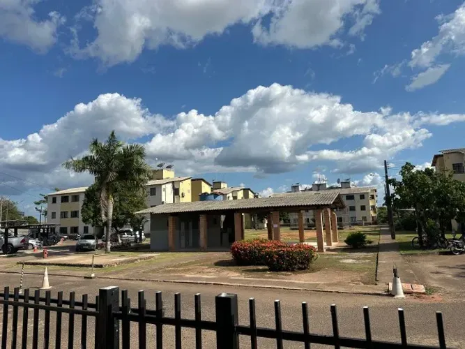 Vende-se Apartamento no Caranã Residêncial Jardim Floresta com 02 quartos e banheiro socia