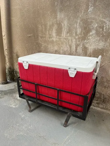 Vendo bagageiro de moto para isopor e cooler.