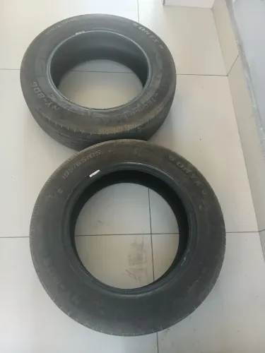  Vendo Dois pneus  [ 195 / 65 _ R15 ]