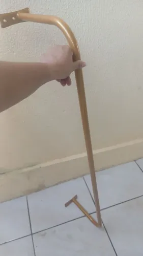Arara de parede 