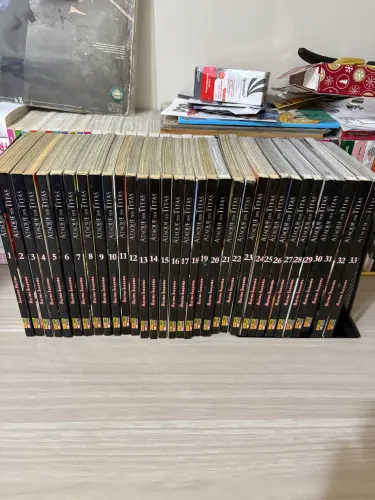 Ataque dos Titãs (Attack on titan) - 32 volumes