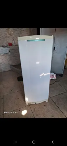 Vendo uma geladeira