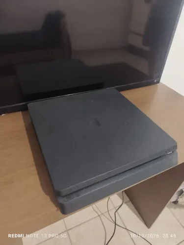PS4 slim em perfeito estado