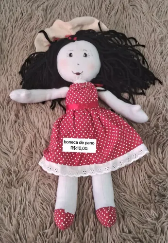 Vendo boneca de pano 10,00. Desapego