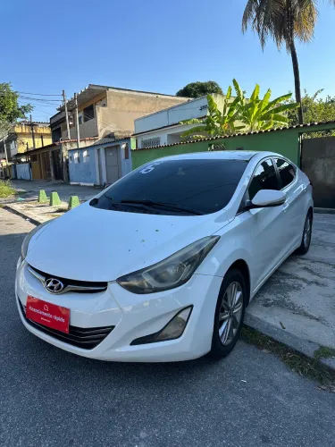 Hyundai Elantra GLS 2.0 16V Flex Aut. 2016