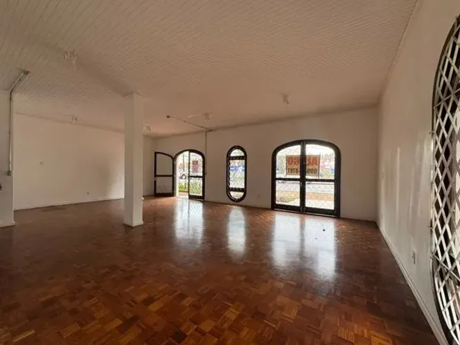Casa com 1 Quarto(s) e 1 banheiro(s) para Alugar, 56 m² por R$ 3500 / Mês