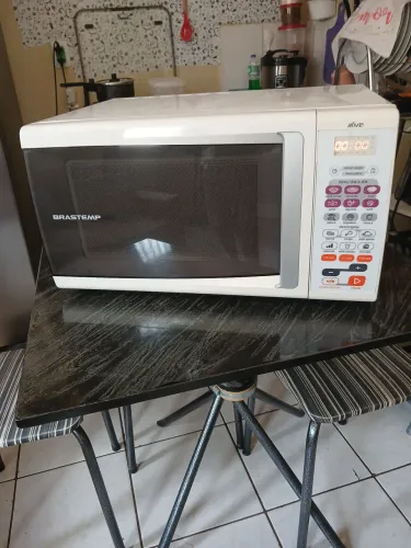 MICRO-ONDAS BRASTEMP CAPACIDADE PARA 30 LITROS ESTÁ FONCIONANDO PERFEITAMENTE TUDO OK