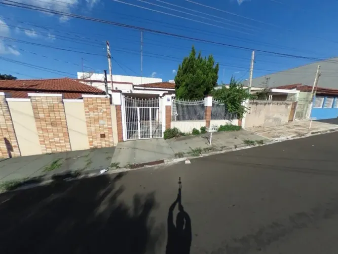 Imóvel Próximo da Avenida Henrique Gregori e e próximo da travessa sete da Vila Boa vista.
