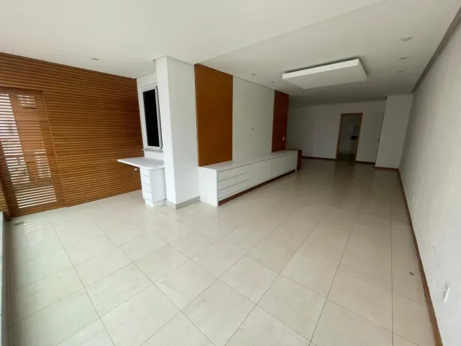 Apartamento com 4 Quartos para alugar, 170m² - Itapuã
