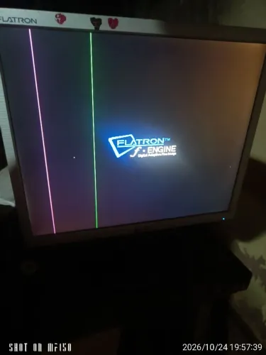 Vendo um uma tela de computador ? ligando 35 x 29 de tela marca LG