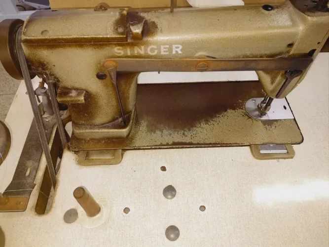 Máquina de Costura Industrial Singer Reta Clássica - Modelo Antigo/Robusto