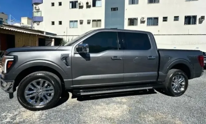 Ford F-150 Lariat 4X4 5.0 V8 2024