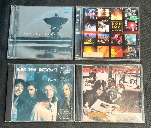 Desapego de Colecionador! Lote com 4 CDs originais da icônica banda de rock Bon Jovi.