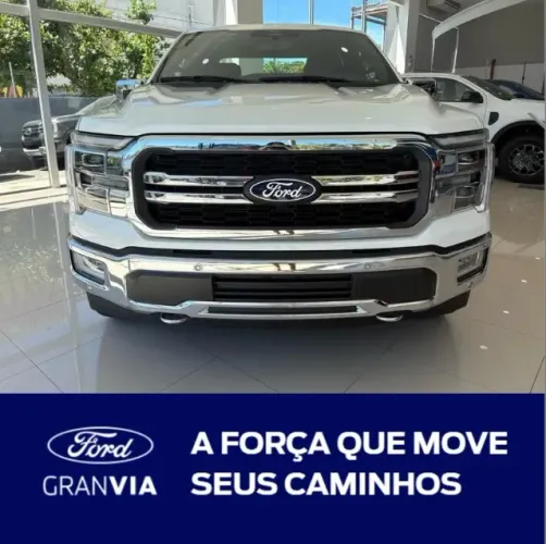 Ford F-150 Lariat 4X4 5.0 V8 2025
