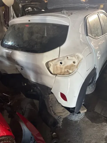Sucata Kwid 2023