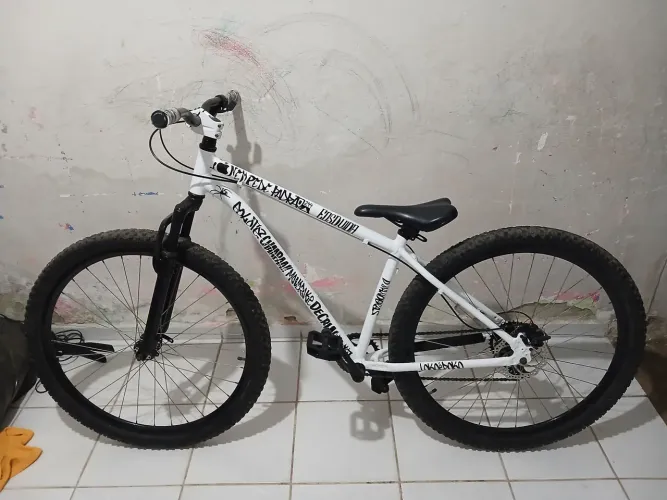 OPORTUNIDADE !! BIKE FREERIDE PARA VENDER OU TROCAR POR UM IPHONE POR UM PREÇO IMPERDIVEL