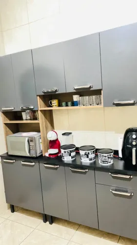 ARMÁRIO DE COZINHA ITATIAIA COMPLETO. 