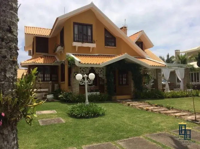 Casa 4 Dormitórios em Jurerê Internacional - Locação Anual
