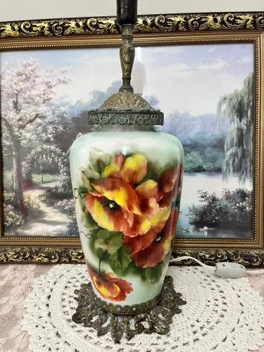 Abajur antigo em bronze e porcelana de 1979