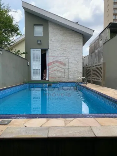 Seu refúgio particular na Rua Iguara: Sobrado dos sonhos com piscina!