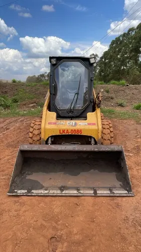Mini Carregadeira Caterpillar 2021 226B3 Gabinada