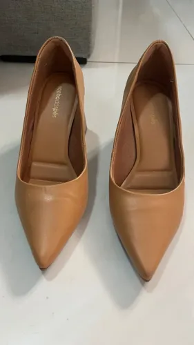 Sapatos femininos pouco usados
