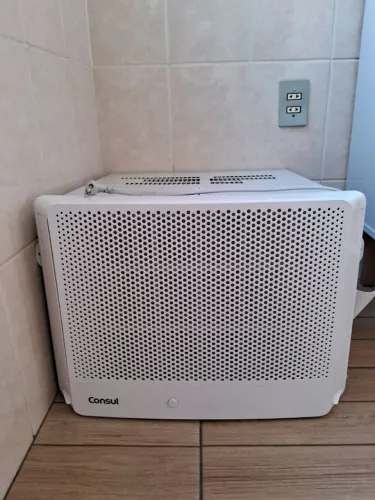 AR CONDICIONADO DE JANELA