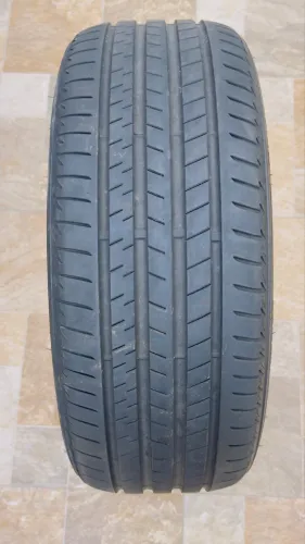Pneu Brigstone 245/r40R21