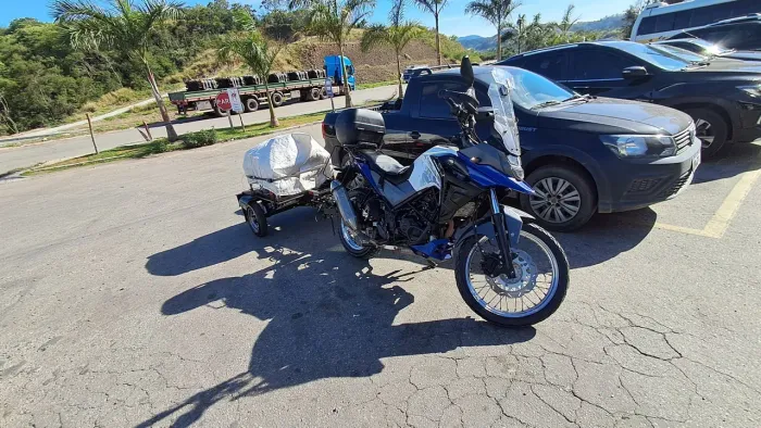 NH 190 2021 com baú, alforge e carretinha