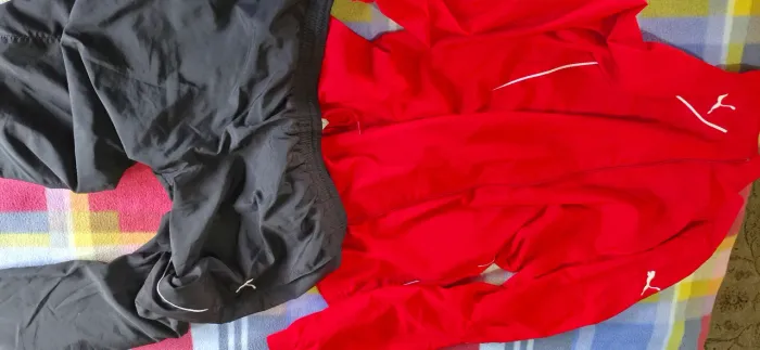 Conjunto esportivo marca Puma