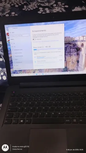 Notebook semi novo 