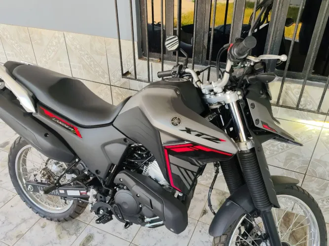Moto nova, só 345 km rodados