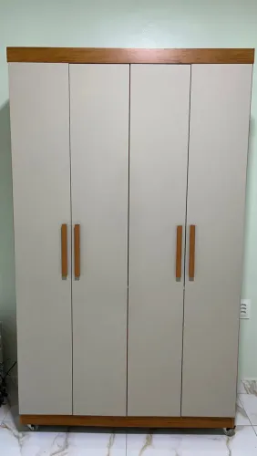 Guarda-roupa 4 portas