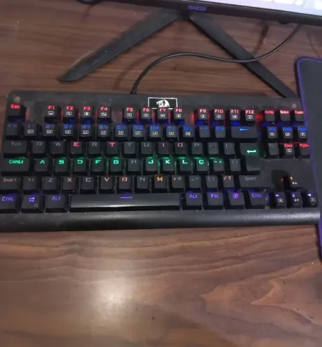 Teclado mecânico Dark Avenger