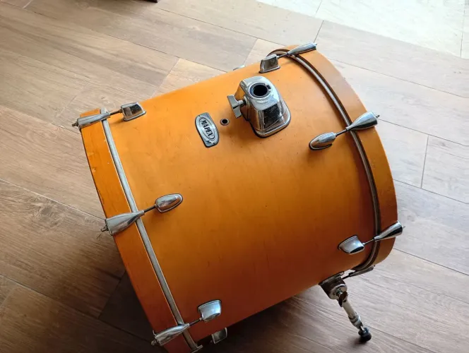 Bumbo Mapex "M" em Maple 22x17. Um canhão!