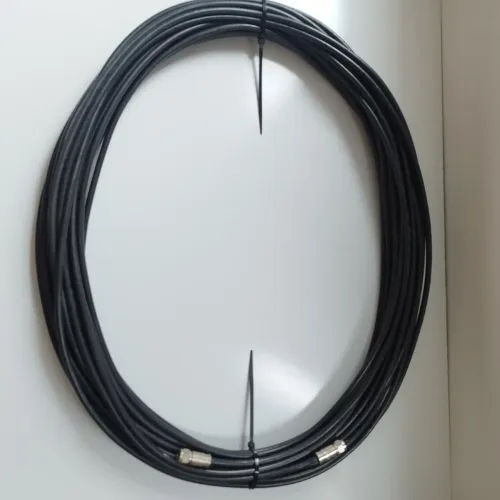 Cabo Coaxial Pirelli com 25 metros.