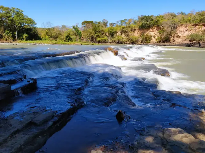 VENDO, TROCO, FINANCIO: SITIO MOBILIADO aprox. 1.800m² CASA 2qts na CACHOEIRA DO CHORO  CU