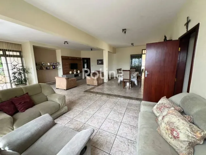 Prédio Inteiro à venda, 3 quartos, Santa Mônica - Uberlândia/MG - Rotina Imobiliária