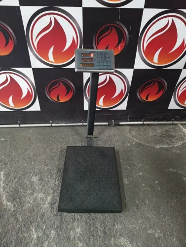 Balança industrial de plataforma com capacidade para 400 kg