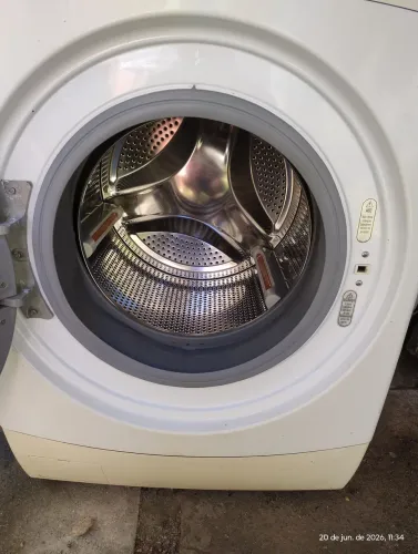 Máquina de lavar roupa Eletrolux eco turbo lava seca 10KG duas tipos de águas.