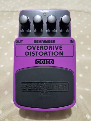 Pedal Overdrive Distortion Behringer OD100 nunca usado.