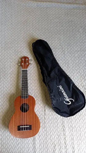 Ukulele marca Giannini