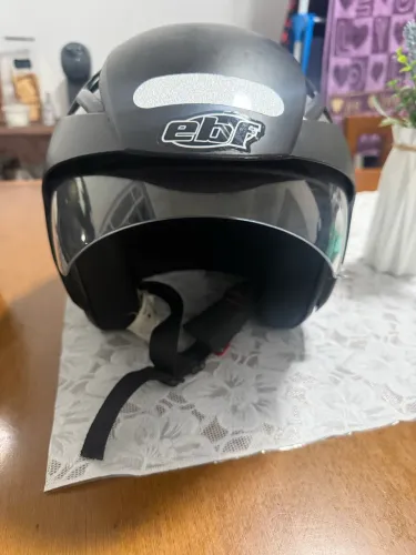 Capacete 58 EBF Semi Novo