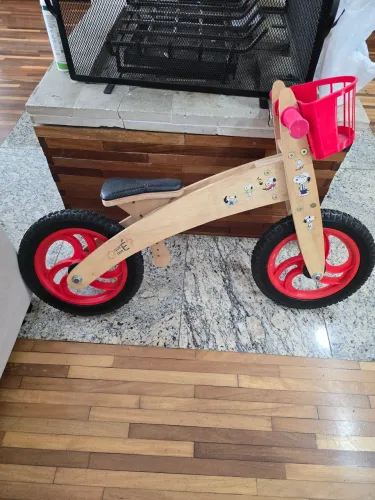 Bicicleta equilíbrio de madeira