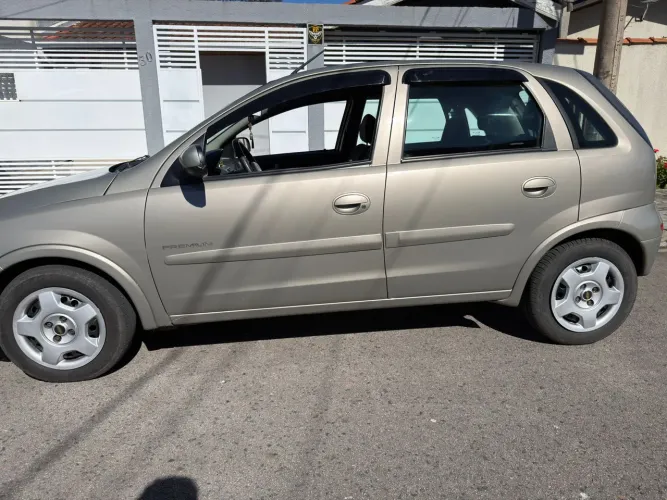 Chevrolet Corsa Hat. Premium 1.4 8V Econoflex 5P 2010