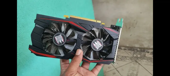 Placa de video GTX550 TI 4GB